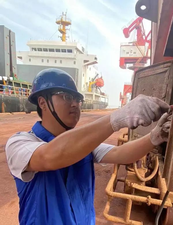 04e79935856b53ffb7cdfa91d729acbc.jpg 04e79935856b53ffb7cdfa91d729acbc.jpg